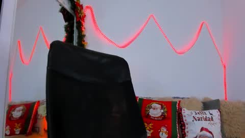 Helena Santos  online show from 11-28-25, 08:55