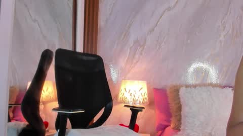 Helena Santos  online show from 02-26-26, 11:42