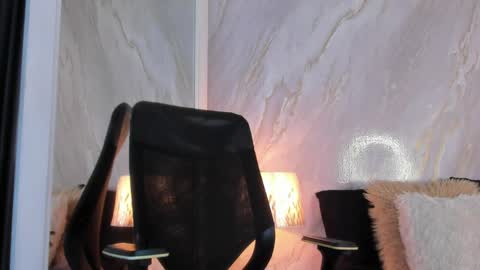 Helena Santos  online show from 04-30-26, 11:49