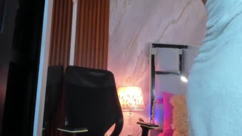 Helena Santos  online show from 06-20-26, 12:41