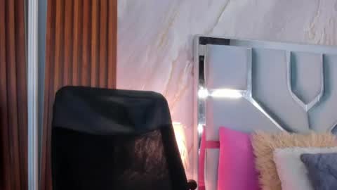 Helena Santos  online show from 06-29-26, 10:37