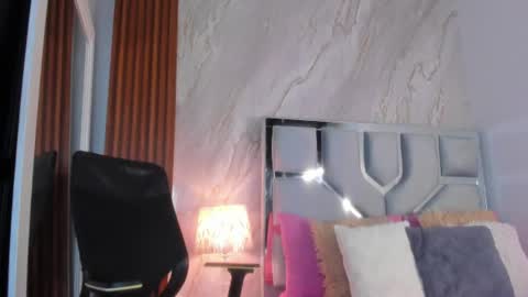 Helena Santos  online show from 07-24-26, 11:08