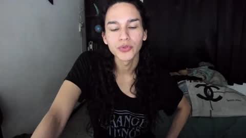 Snapshot of helena_spellman chatting on 12-18-25, 12:38 helena_spellman online show from 12-18-25, 12:38