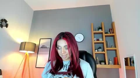 Snapshot of helenaduque_ chatting on 10-13-25, 10:04 Helena online show from 10-13-25, 10:04