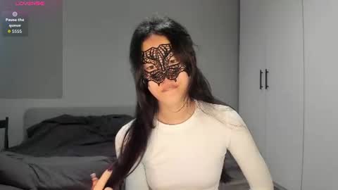 Hi I am Helen online show from 06-30-26, 02:12