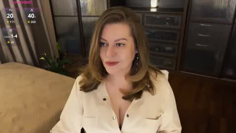 Helena Bonham online show from 06-15-26, 11:51