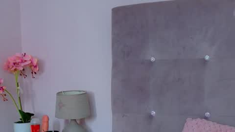 Helen online show from 02-25-26, 06:01