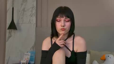 Helen online show from 10-23-25, 06:06