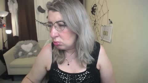 helenenigma online show from 11-03-25, 07:26