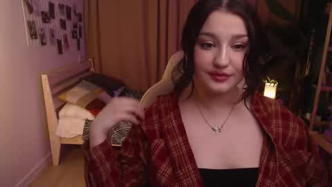 Snapshot of helenn_hunt chatting on 03-20-26, 02:33 helenn_hunt online show from 03-20-26, 02:33