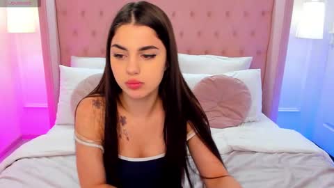 Snapshot of helentiny chatting on 11-06-25, 02:07 Helen online show from 11-06-25, 02:07