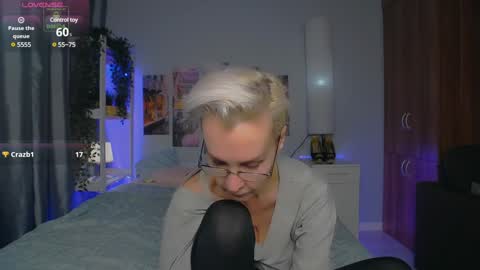 Snapshot of helgahimmele chatting on 12-14-24, 05:58 Helga online show from 12-14-24, 05:58