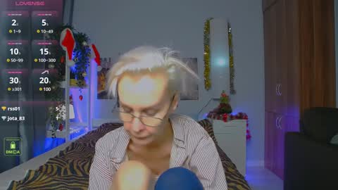 Snapshot of helgahimmele chatting on 01-08-25, 02:25 Helga online show from 01-08-25, 02:25