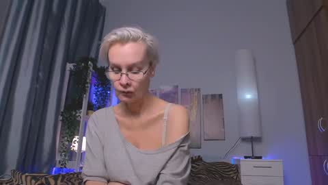 Snapshot of helgahimmele chatting on 01-27-25, 06:41 Helga online show from 01-27-25, 06:41