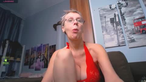 Snapshot of helgahimmele chatting on 01-18-26, 01:26 Helga online show from 01-18-26, 01:26