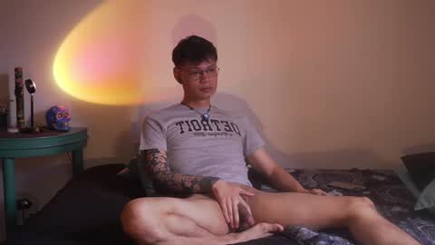 Snapshot of heliero chatting on 01-17-26, 04:22 Helio online show from 01-17-26, 04:22