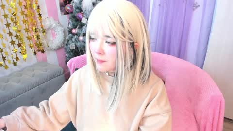 Snapshot of hell_fairy chatting on 12-31-24, 05:11 Laura online show from 12-31-24, 05:11