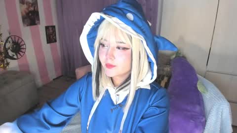 Snapshot of hell_fairy chatting on 09-13-25, 02:44 Laura online show from 09-13-25, 02:44