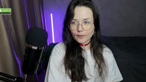 Snapshot of hell_hotline chatting on 01-08-25, 06:52 Red online show from 01-08-25, 06:52