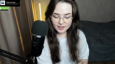 Snapshot of hell_hotline chatting on 01-12-25, 06:49 Red online show from 01-12-25, 06:49