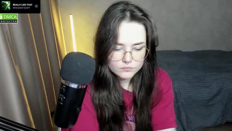 Snapshot of hell_hotline chatting on 01-19-25, 10:39 Red online show from 01-19-25, 10:39