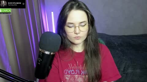 Snapshot of hell_hotline chatting on 01-20-25, 10:15 Red online show from 01-20-25, 10:15