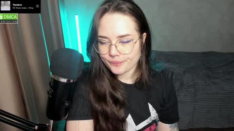 Snapshot of hell_hotline chatting on 01-24-25, 07:28 Red online show from 01-24-25, 07:28