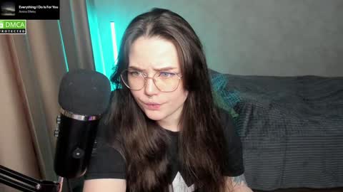 Snapshot of hell_hotline chatting on 01-24-25, 10:30 Red online show from 01-24-25, 10:30