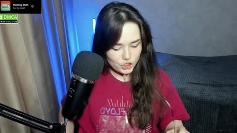 Snapshot of hell_hotline chatting on 01-31-25, 09:16 Red online show from 01-31-25, 09:16