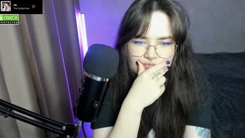 Snapshot of hell_hotline chatting on 02-12-25, 09:01 Red online show from 02-12-25, 09:01