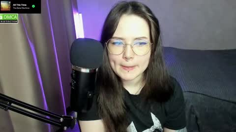 Snapshot of hell_hotline chatting on 02-13-25, 06:05 Red online show from 02-13-25, 06:05