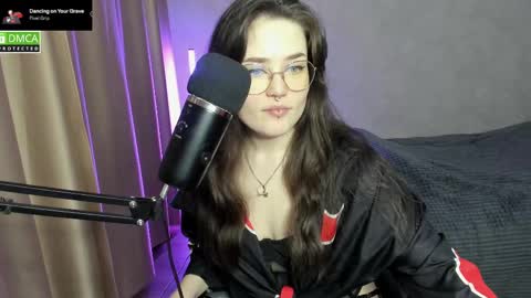 Snapshot of hell_hotline chatting on 02-28-25, 06:09 Red online show from 02-28-25, 06:09