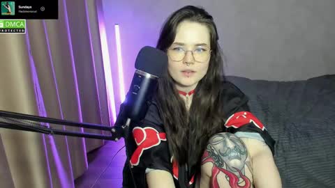 Snapshot of hell_hotline chatting on 03-01-25, 09:04 Red online show from 03-01-25, 09:04