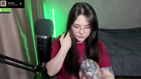 Snapshot of hell_hotline chatting on 03-05-25, 05:29 Red online show from 03-05-25, 05:29