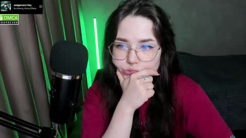 Snapshot of hell_hotline chatting on 03-09-25, 06:43 Red online show from 03-09-25, 06:43