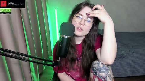 Snapshot of hell_hotline chatting on 03-09-25, 09:46 Red online show from 03-09-25, 09:46