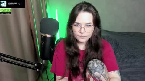 Snapshot of hell_hotline chatting on 03-11-25, 06:52 Red online show from 03-11-25, 06:52