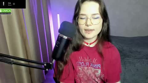 Snapshot of hell_hotline chatting on 03-12-25, 08:20 Red online show from 03-12-25, 08:20