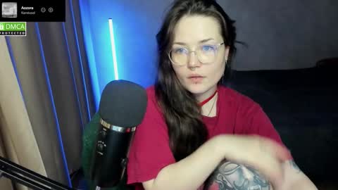 Snapshot of hell_hotline chatting on 09-24-25, 06:44 Red online show from 09-24-25, 06:44