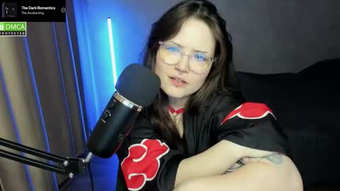 Snapshot of hell_hotline chatting on 09-28-25, 06:46 Red online show from 09-28-25, 06:46