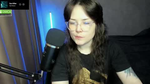 Snapshot of hell_hotline chatting on 10-11-25, 06:28 Red online show from 10-11-25, 06:28