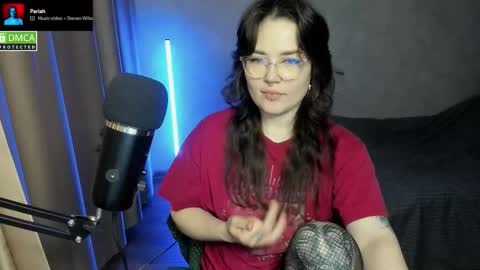 Snapshot of hell_hotline chatting on 10-18-25, 07:14 Red online show from 10-18-25, 07:14