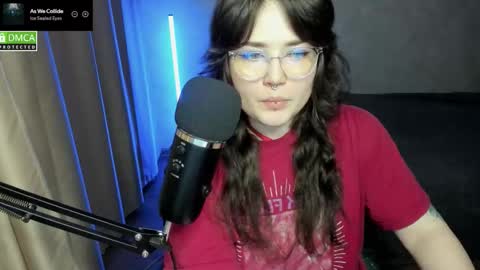 Snapshot of hell_hotline chatting on 10-30-25, 06:52 Red online show from 10-30-25, 06:52