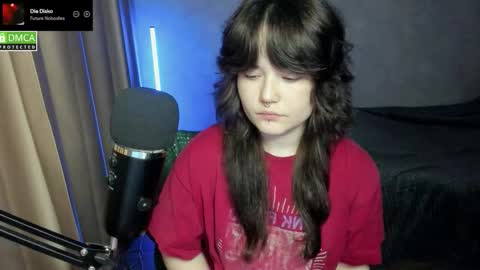 Snapshot of hell_hotline chatting on 11-08-25, 06:51 Red online show from 11-08-25, 06:51