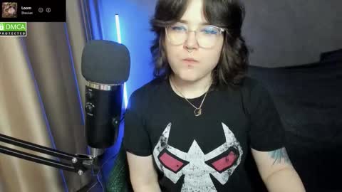 Snapshot of hell_hotline chatting on 11-29-25, 07:50 Red online show from 11-29-25, 07:50