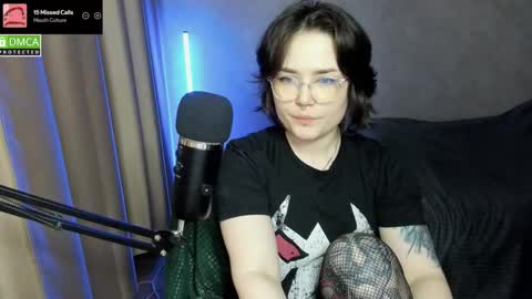 Snapshot of hell_hotline chatting on 12-01-25, 06:46 Red online show from 12-01-25, 06:46