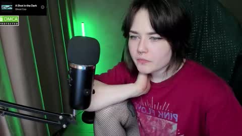 Snapshot of hell_hotline chatting on 02-19-26, 09:00 Red online show from 02-19-26, 09:00