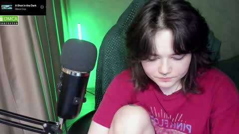 Snapshot of hell_hotline chatting on 02-21-26, 08:43 Red online show from 02-21-26, 08:43