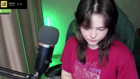 Snapshot of hell_hotline chatting on 03-01-26, 08:33 Red online show from 03-01-26, 08:33