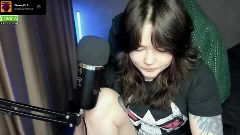 Red online show from 05-30-26, 06:49